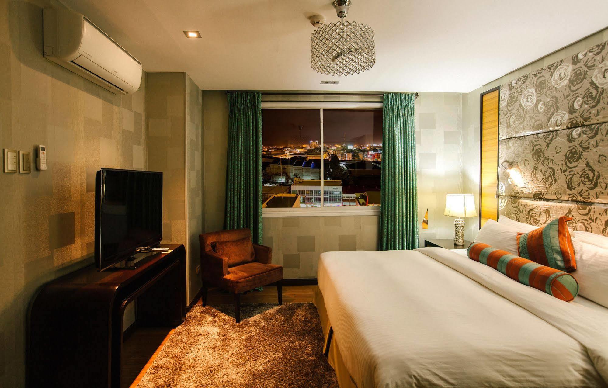 The Royal Mandaya Hotel Davao City Eksteriør bilde