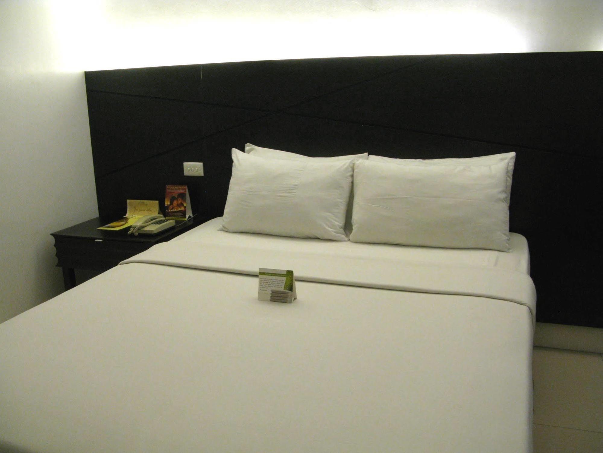 The Royal Mandaya Hotel Davao City Eksteriør bilde
